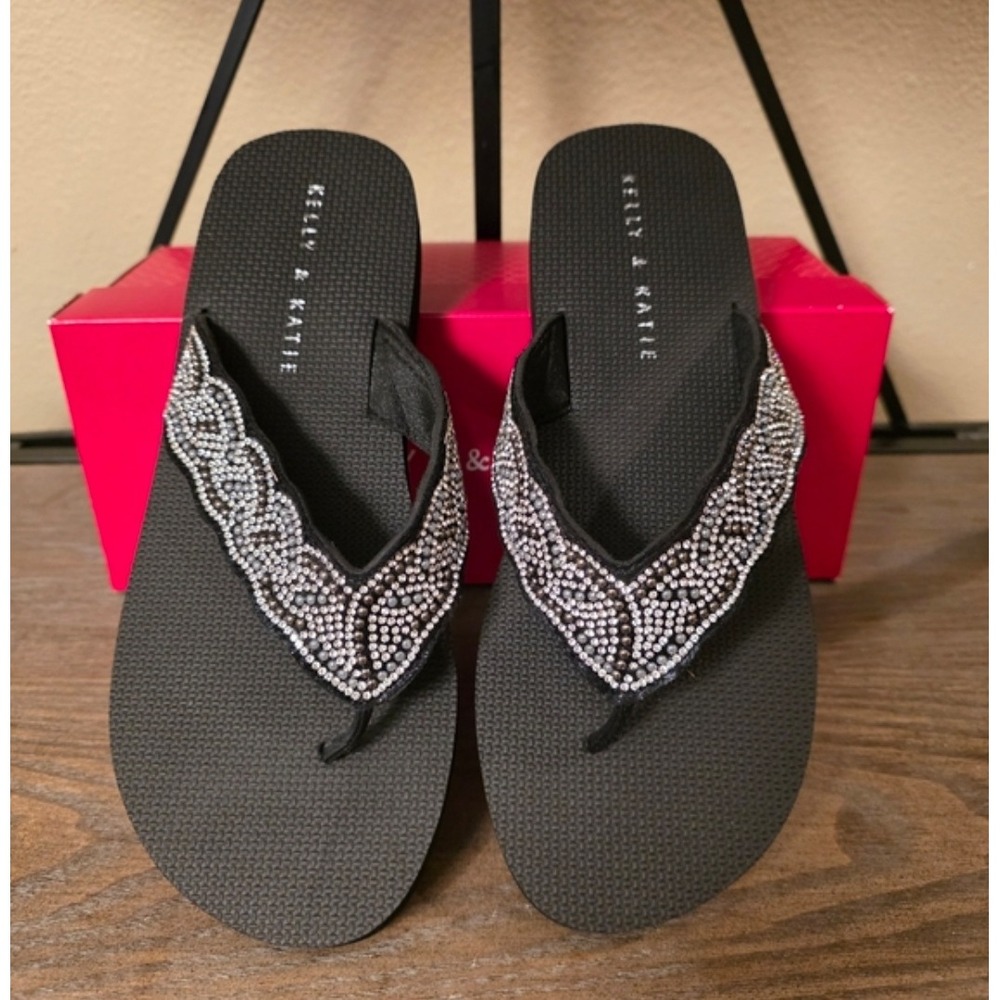 Kelly & Katie Black Rhinestone Embellished Luxe Cruise Flip Flops Sandals Size 8